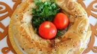 YIRTIK YUFKADAN BÖREK(KEK KALIBINDA)