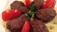 Cevizli Bulgurlu İrmik Köftesi