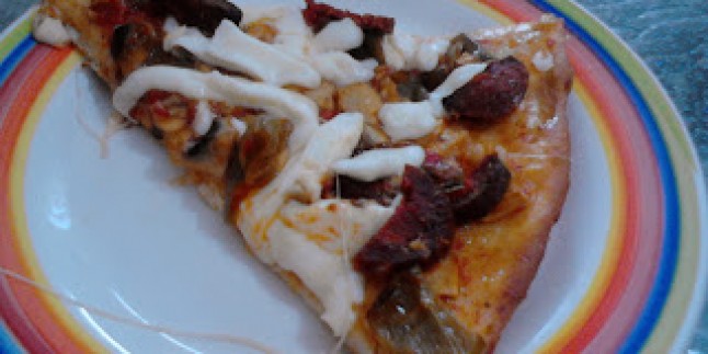 Mantarlı Sucuklu Pizza