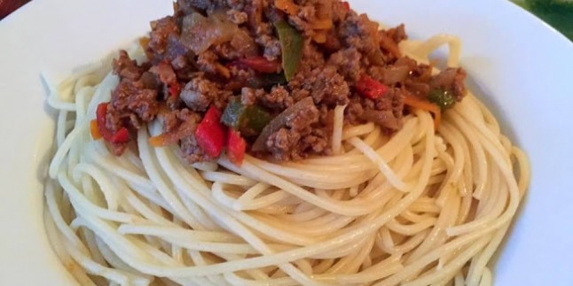 BOLONEZ SOSLU MAKARNA