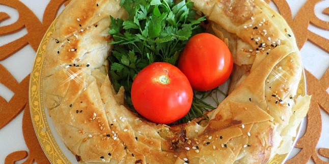 YIRTIK YUFKADAN BÖREK(KEK KALIBINDA)