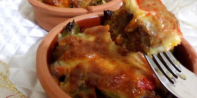 Fırında Kaşarlı Soslu Köfte
