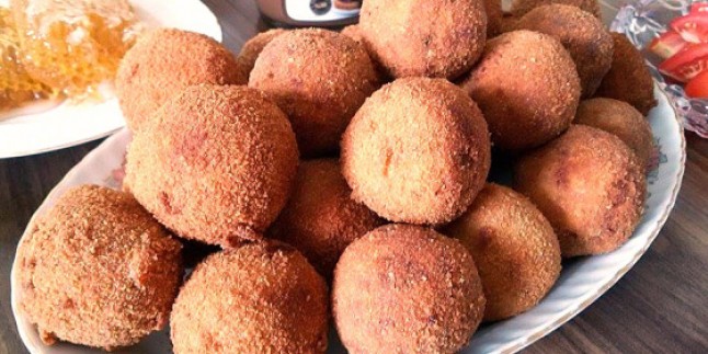 Bayat Ekmek İçli Köftesi
