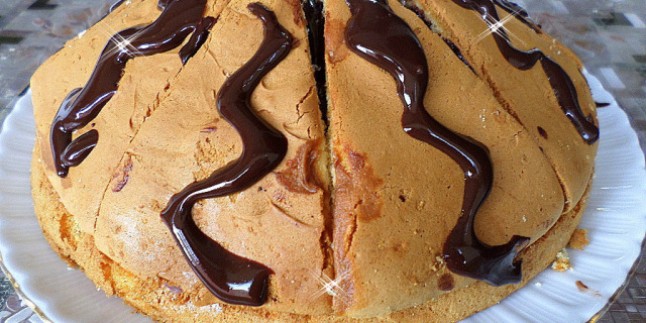 Çikolata Soslu Yanardağ Pastası (Hazır Pasta Keki ile)